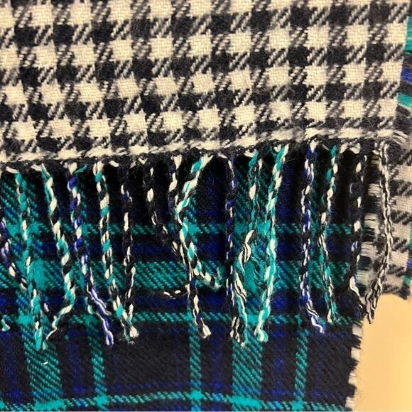 Talbots plaid/ houndstooth winter  scarf - Picture 4 of 5